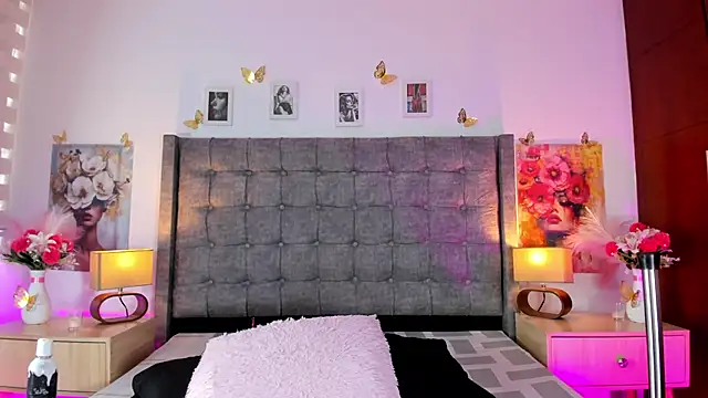 Linda Fosterr online show from May 2026 07:22:02 PM