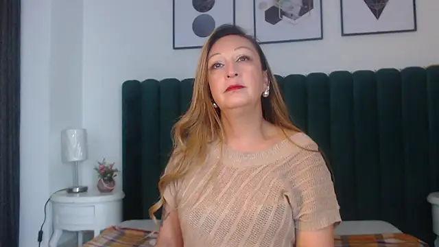 VictoriaQueen Fg online show from October 2025 12:35:01 PM