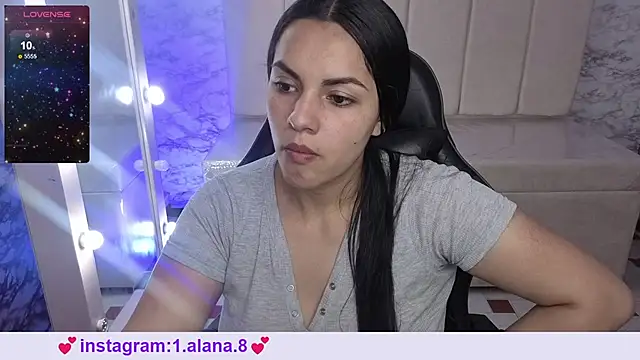 Mialover v online show from October 2025 08:04:01 PM