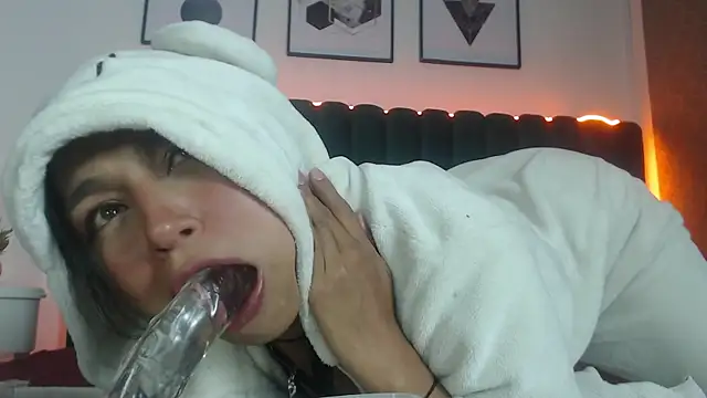 Keila Fg online show from November 2025 08:19:02 PM