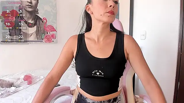 Lhia  online show from September 2025 06:24:02 PM