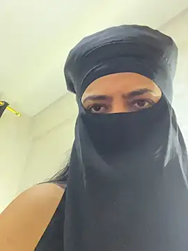 lara9Qouin online show from April 2026 09:43:01 AM