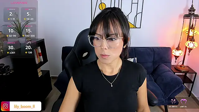 Snapshot of Lyliboomm chatting on October 2025 11:00:02 PM Lyliboomm online show from October 2025 11:00:02 PM