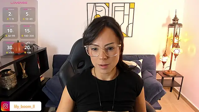 Snapshot of Lyliboomm chatting on October 2025 09:46:01 PM Lyliboomm online show from October 2025 09:46:01 PM