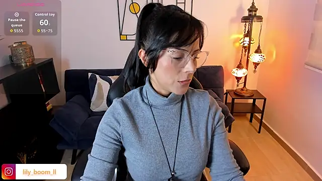 Snapshot of Lyliboomm chatting on November 2025 09:58:01 PM Lyliboomm online show from November 2025 09:58:01 PM