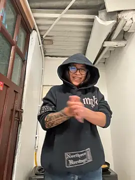 nicte t  online show from October 2025 08:10:01 PM