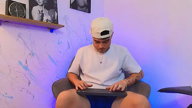 SALVATORE MULLER1 online show from October 2025 10:10:01 PM