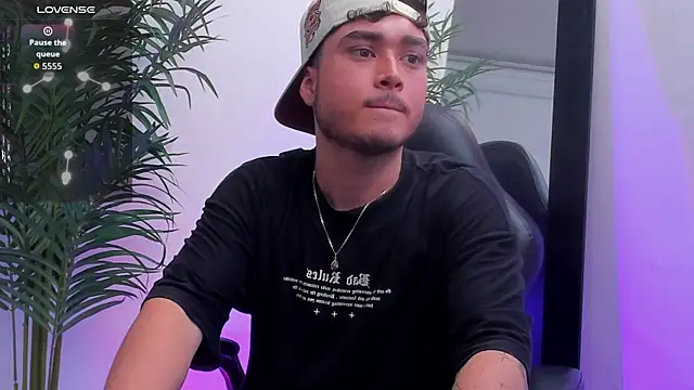 SALVATORE MULLER1 online show from October 2025 09:53:01 PM