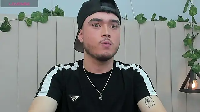 SALVATORE MULLER1 online show from November 2025 12:32:02 AM