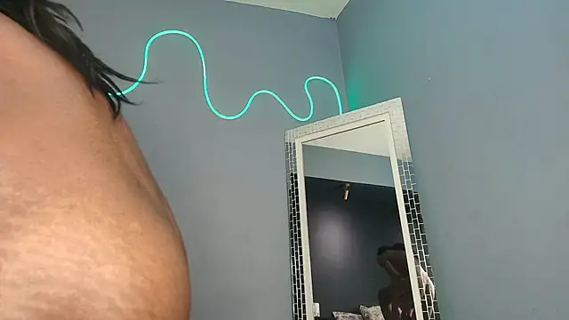 CamilaaSaenz online show from October 2025 03:35:02 PM