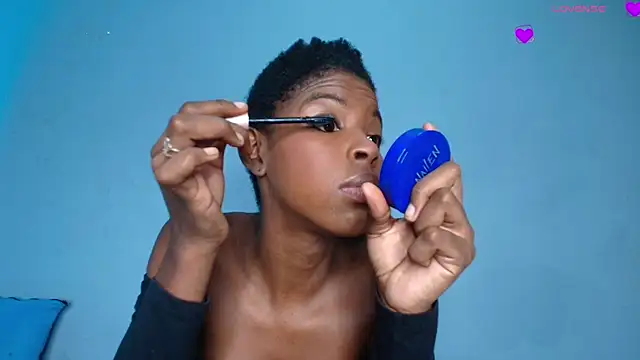 CamilaaSaenz online show from November 2025 01:11:02 PM