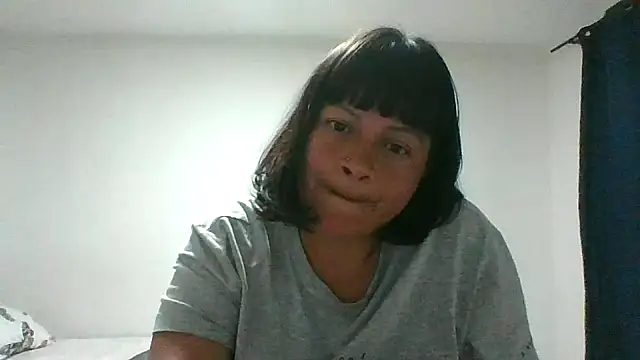 adri89-g online show from March 2026 03:41:02 AM