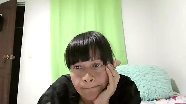 Snapshot of adri89-g chatting on May 2026 04:28:01 AM adri89-g online show from May 2026 04:28:01 AM