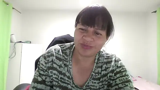 Snapshot of adri89-g chatting on July 2026 03:42:01 AM adri89-g online show from July 2026 03:42:01 AM