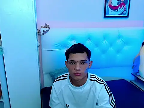 Snapshot of EL_VENEZOLANO_22CM chatting on September 2025 07:10:01 AM EL VENEZOLANO 22CM online show from September 2025 07:10:01 AM