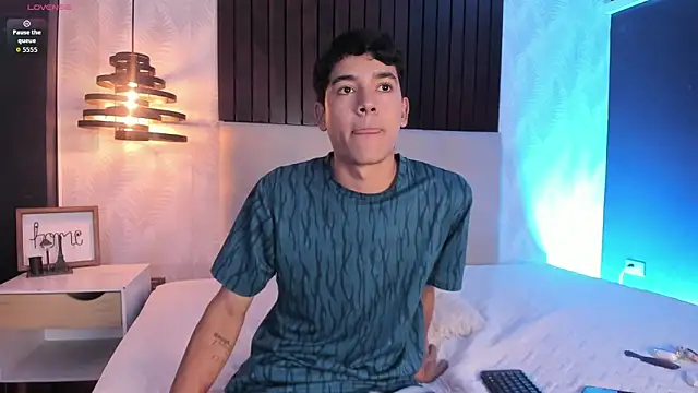 SandroVeyra online show from October 2025 03:34:01 AM