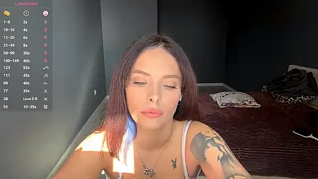 SylviaDelacruz online show from October 2025 09:11:04 AM