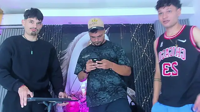 Iam Steven online show from November 2025 12:56:01 PM