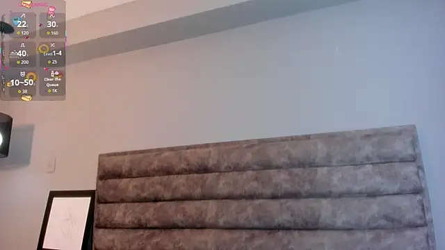 Snapshot of Aliciabloom chatting on October 2025 12:19:01 PM Aliciabloom online show from October 2025 12:19:01 PM