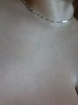 Snapshot of Aliciabloom chatting on October 2025 11:38:01 PM Aliciabloom online show from October 2025 11:38:01 PM