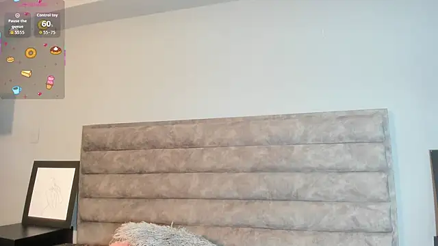 Snapshot of Aliciabloom chatting on October 2025 12:28:01 PM Aliciabloom online show from October 2025 12:28:01 PM