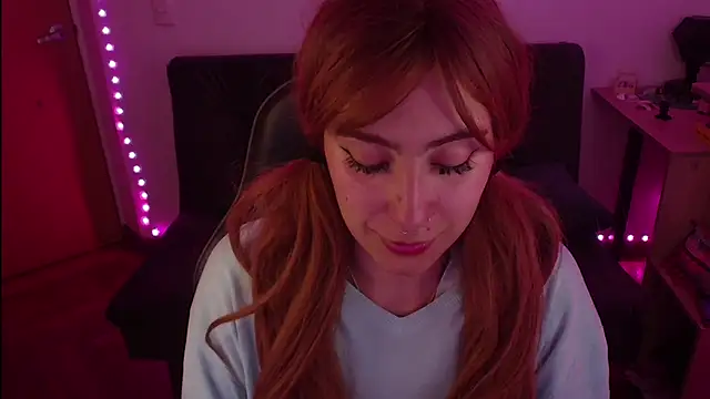 Snapshot of Miacatsito3 chatting on October 2025 04:34:02 AM Miacatsito3 online show from October 2025 04:34:02 AM