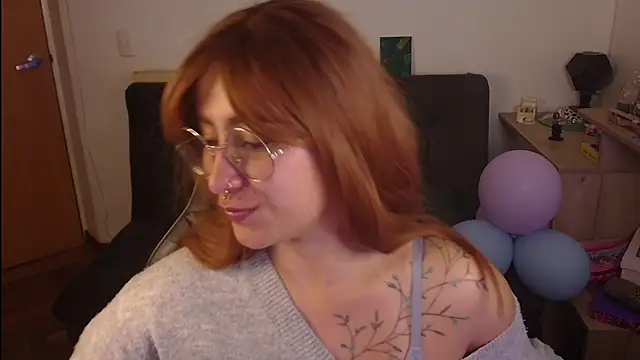 Snapshot of Miacatsito3 chatting on October 2025 11:18:02 PM Miacatsito3 online show from October 2025 11:18:02 PM