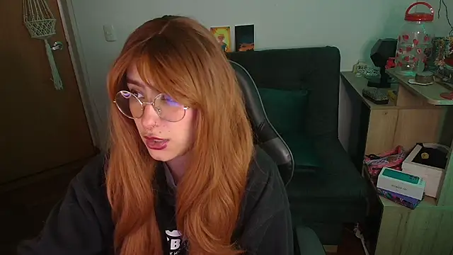 Snapshot of Miacatsito3 chatting on November 2025 04:44:02 AM Miacatsito3 online show from November 2025 04:44:02 AM