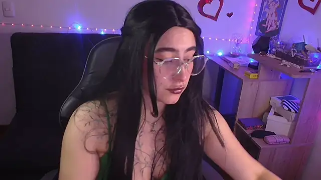 Snapshot of Miacatsito3 chatting on June 2026 04:14:02 AM Miacatsito3 online show from June 2026 04:14:02 AM