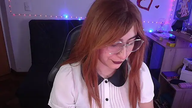 Snapshot of Miacatsito3 chatting on June 2026 02:02:02 AM Miacatsito3 online show from June 2026 02:02:02 AM