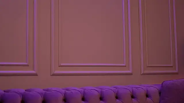 Snapshot of KatieHayes chatting on October 2025 05:55:01 PM KatieHayes online show from October 2025 05:55:01 PM