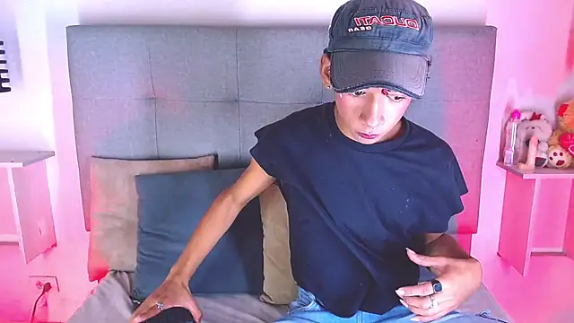 Billie Turner  online show from October 2025 05:04:02 AM