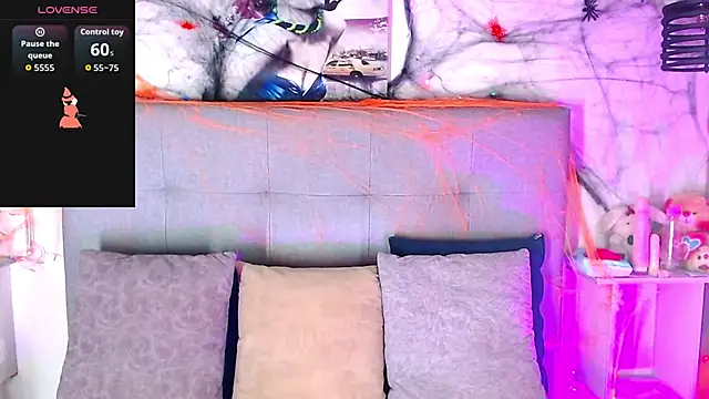 Billie Turner  online show from October 2025 04:24:01 AM