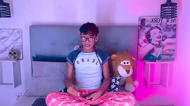 Billie Turner  online show from November 2025 04:34:01 AM