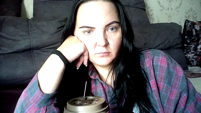 Elvoria online show from September 2025 06:04:02 AM