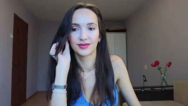 Lillian-Clark online show from October 2025 08:25:01 AM