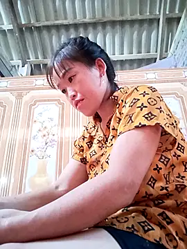 Vuong x online show from September 2025 08:27:01 AM