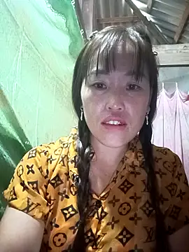 Snapshot of Vuong_x chatting on October 2025 01:47:01 AM Vuong x online show from October 2025 01:47:01 AM