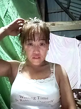 Snapshot of Vuong_x chatting on October 2025 02:38:01 PM Vuong x online show from October 2025 02:38:01 PM