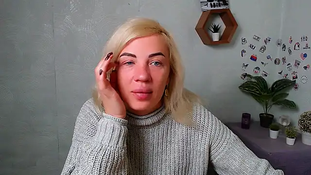 EmmaCat  online show from October 2025 04:00:02 AM