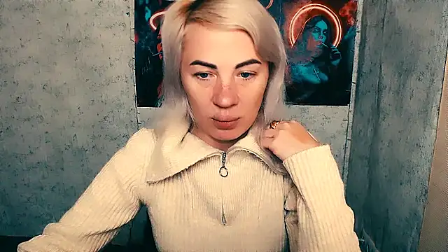 EmmaCat  online show from October 2025 05:19:01 AM