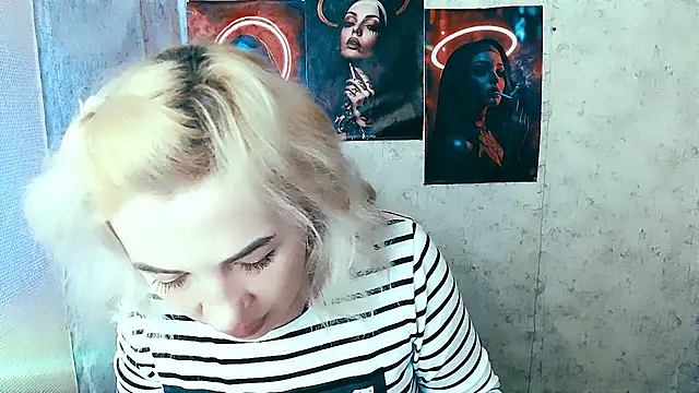 EmmaCat  online show from November 2025 07:32:01 AM