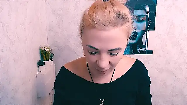 EmmaCat  online show from December 2025 06:55:02 AM