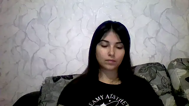 Marina Edwards online show from September 2025 05:20:01 AM