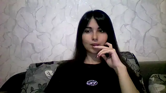 Marina Edwards online show from September 2025 06:08:01 PM