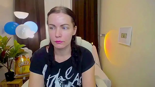 SaraLoritte online show from September 2025 06:15:02 AM