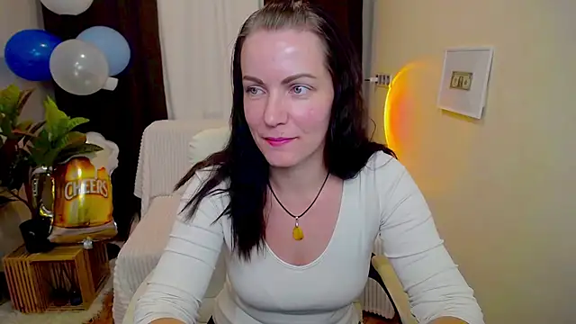 SaraLoritte online show from September 2025 12:06:01 PM