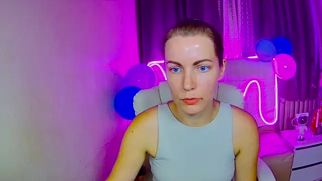 SaraLoritte online show from September 2025 12:07:01 PM