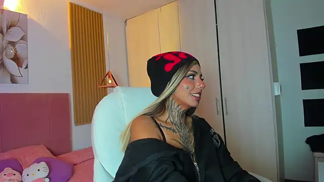 KoraRousee online show from September 2025 03:13:01 PM