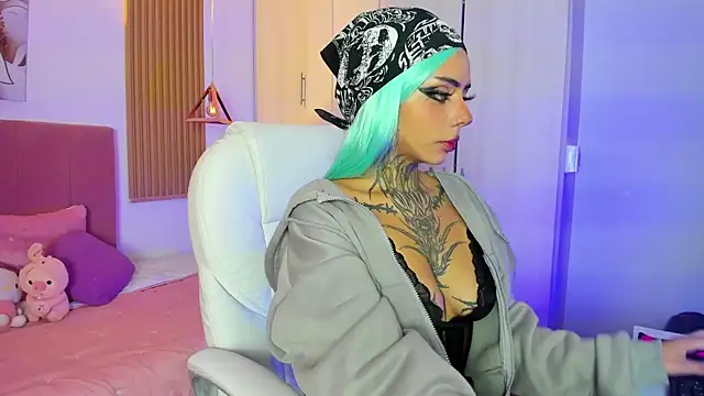 KoraRousee online show from October 2025 01:30:02 PM